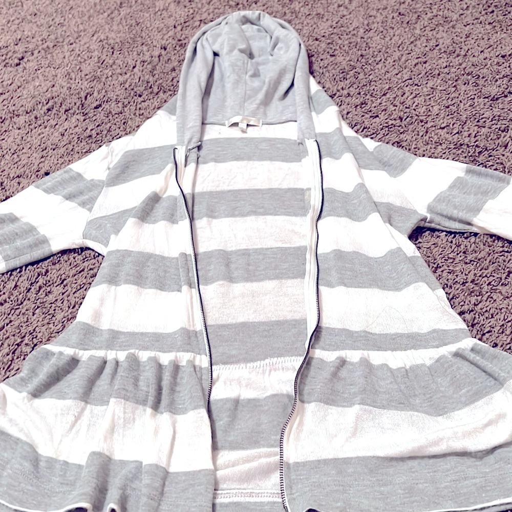 Just ginger zip up, Grey and white. Size small.
